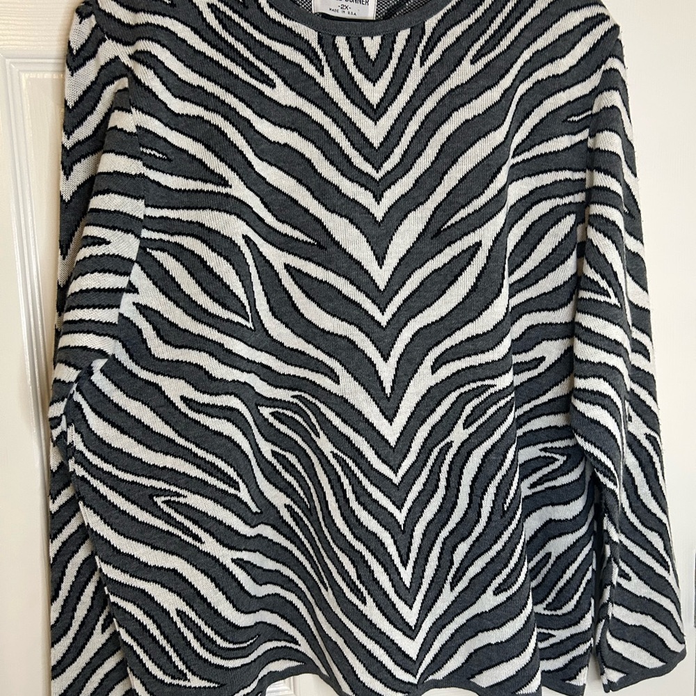 Alfred Dunner Black and White Knit Top